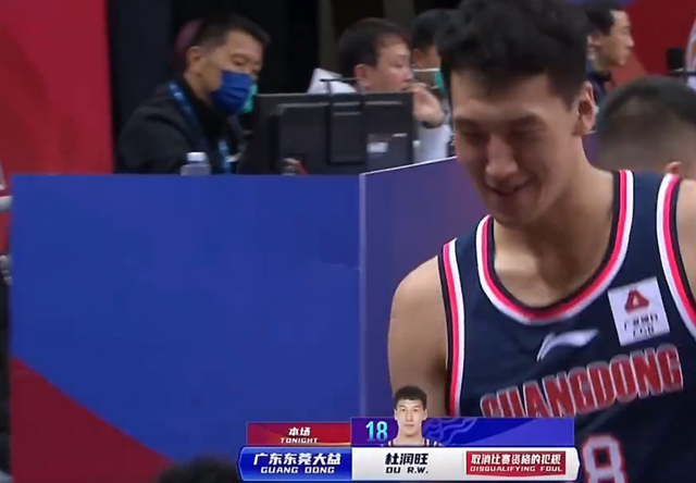 jinnianhui金年会- 都灵队长染红离场，十人应战险守平局引嘘声  